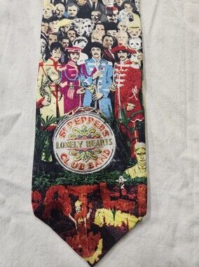 Vintage 1996 Beatles Sgt. Pepper’s Lonely Hearts Club Band Ralph Marlin Tie